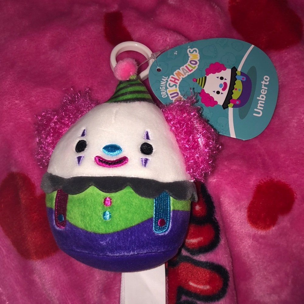 Bnwt Umberto the clown squishmallow clip